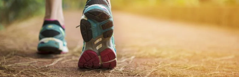 Perche il Nostro Smartphone ci Suggeriscie di Fare 10.000 Passi Al Giorno?