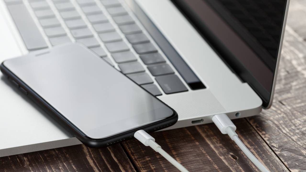 Tether USB; Come Condividere Internet del Cellulare via Cavo